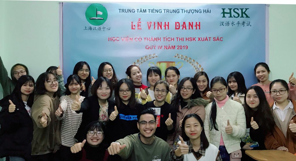 Hình ảnh Lễ vinh danh những 79Kinh mobi bắn cá đổi thưởng có thành tích thi HSK xuất sắc quý IV/2019